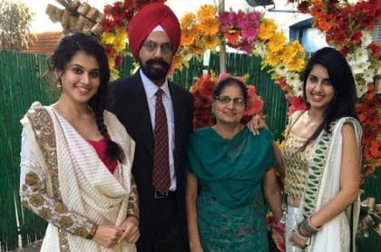Taapsee Pannu Parents Dilmohan Singh Pannu, Nirmaljeet pannu and Sister Shagun Pannu
