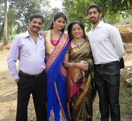 Pooja Hegde Family