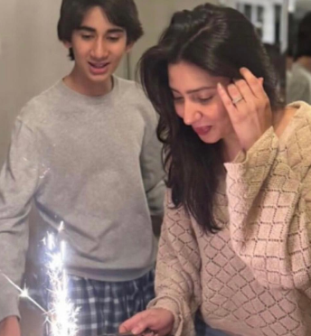 mahira khan with her son Azlaan Askari mahira khan with her son Azlaan Askari