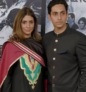 agastya nanda with mother agastya nanda mother