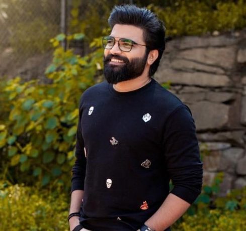 Anchor Pradeep Machiraju